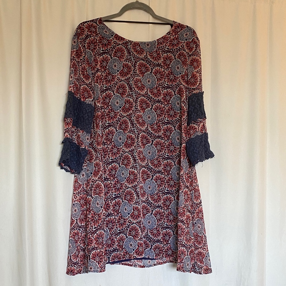 Volcom Purple and Red Patterned Fabric